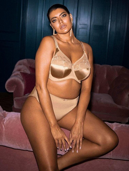 Фото Качествнное базовое белье на большую грудь Elomi